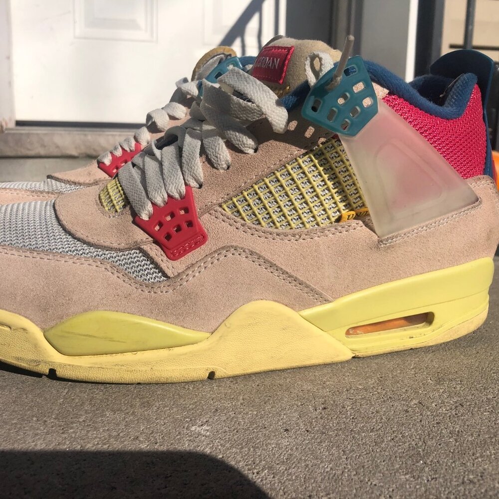 AIR JORDAN 4